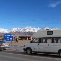 Waiting for opening the street over the Andes to Chile via the Christo Retendor Tunel